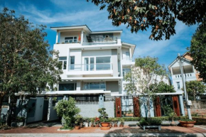 Homestay NHA PHO ( 4 BEDROOM )